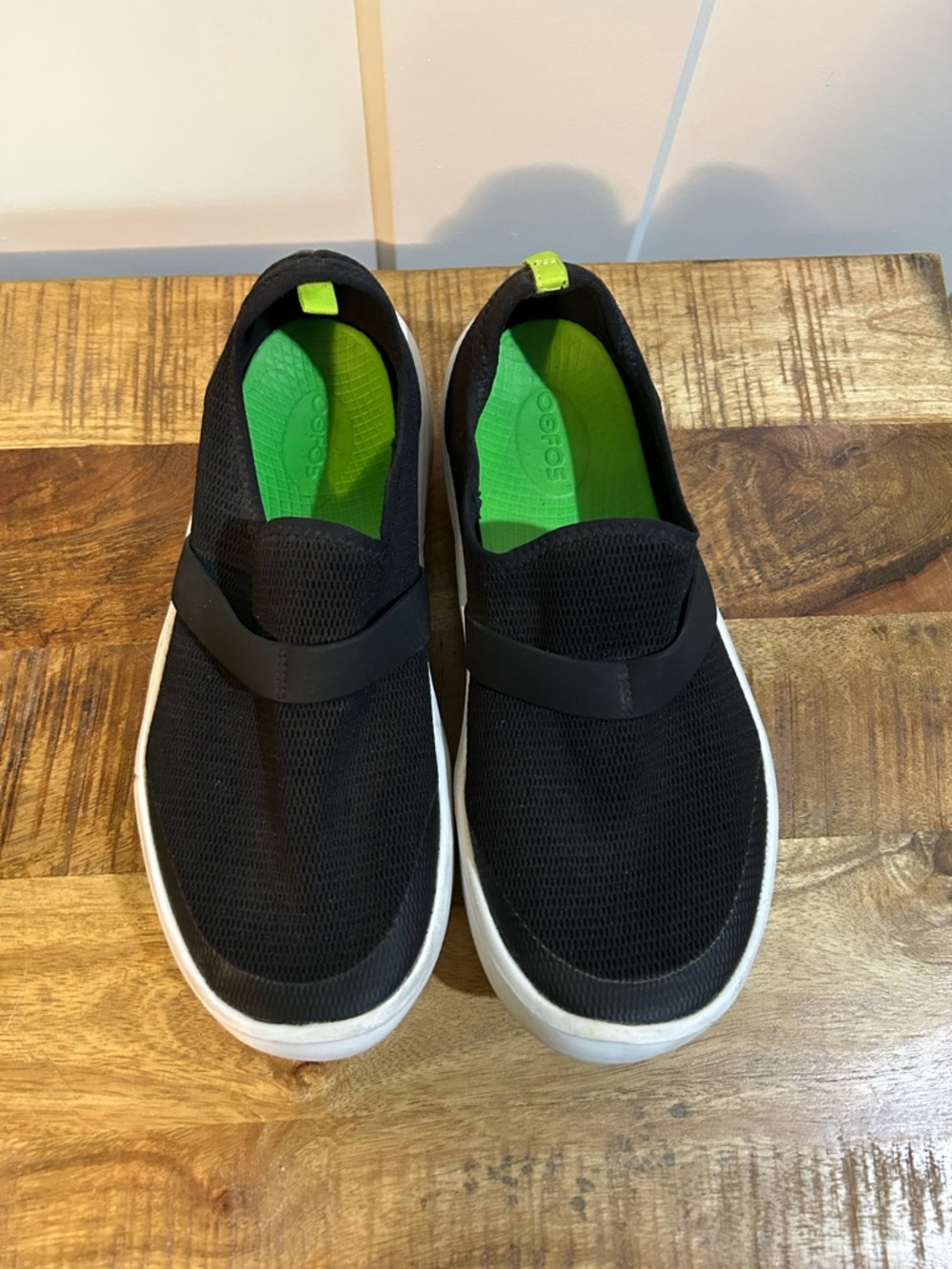 Oofos Women’s size Low Mesh slip on Shoes